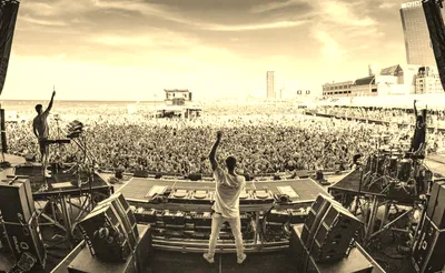 The Chainsmokers